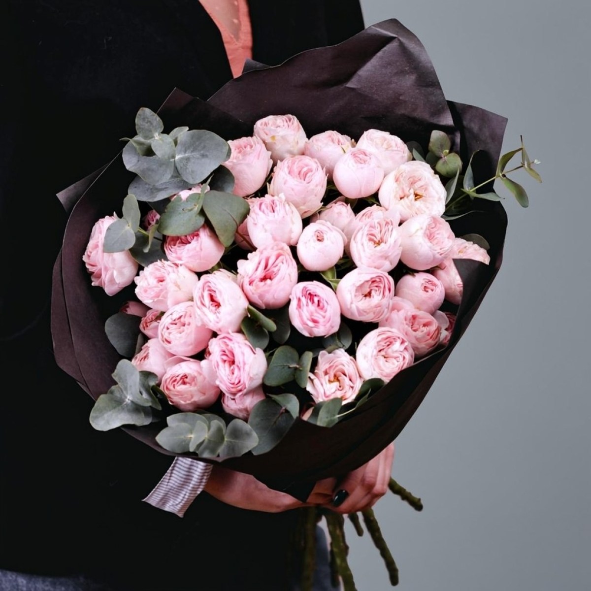 buket kustovyh roz 1